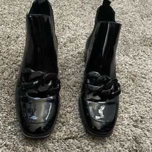 Great condition, black Tory Burch ankle boots